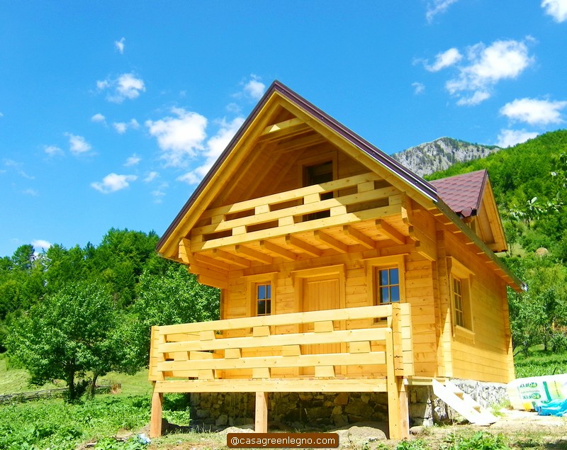 Casa in legno o roulotte? Chalet da 60 mq a 24.000 Euro!